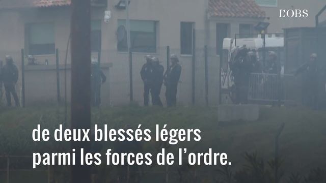 Echauffourées devant une caserne de Furiani pour réparer "l'offense" des CRS à Yvan Colonna смотреть онлайн