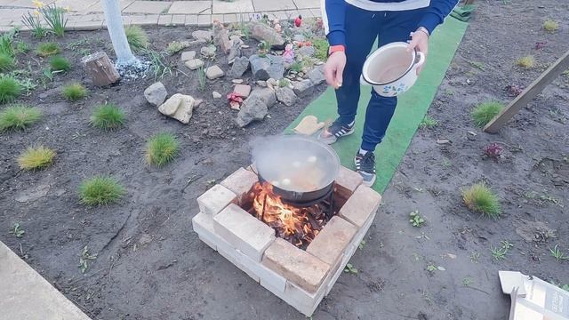 Вкуснейший шашлык и ароматная уха. Пасха 2023. смотреть онлайн