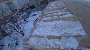 Ж0п@Живу на обочине с Тонной льда на крыше