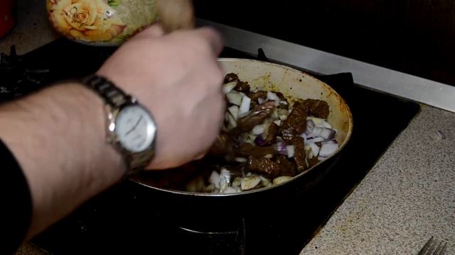 Бефстроганов. Самый простой рецепт из говядины. смотреть онлайн