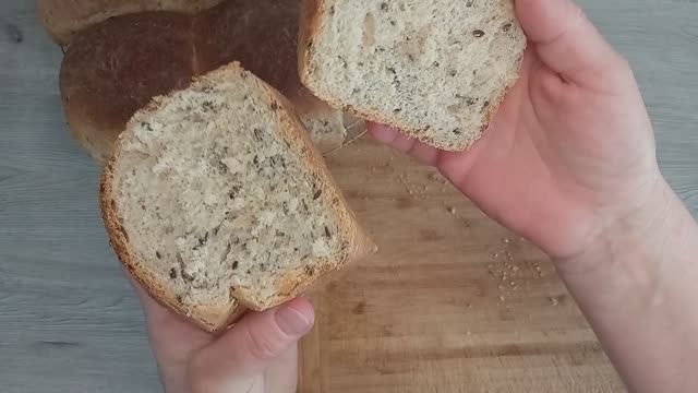 ХЛЕБ С СЕМЕНАМИ ЛЬНА И КУНЖУТОМ