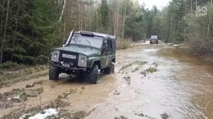 Уаз, 33 колеса, блокка ижтехно в обоих мостах..avi