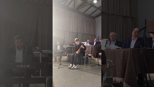 «Стою под крестом твоим странницей» Соло балалайки смотреть онлайн