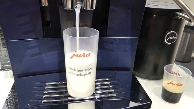 Jura Kaffee Vollautomat Z10 Test Latte Macchiato IFA 2023