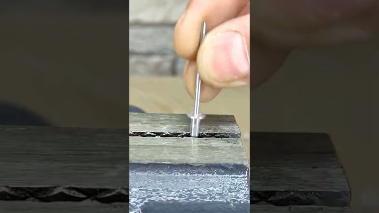 Электрики вам это не покажут! Как можно легко и надежно подсоединить провод к выключателю? #shorts смотреть онлайн