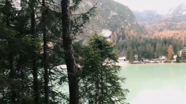 Италия. Lago di Braies. Озеро Браес. смотреть онлайн