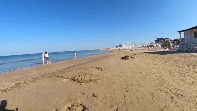 #Анапа сегодня 28 июля 2021. Обзор пляжей в поисках чистого моря. смотреть онлайн