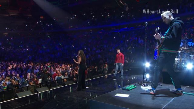 Camila Cabello | Beautiful with Bazzi (iHeartRadio Jingle Ball) смотреть онлайн