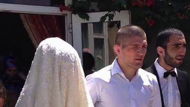 Кто же жена Хабиба Нурмогамедова смотреть онлайн