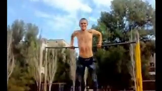 Street Workout Астрахань 2011.mp4 смотреть онлайн