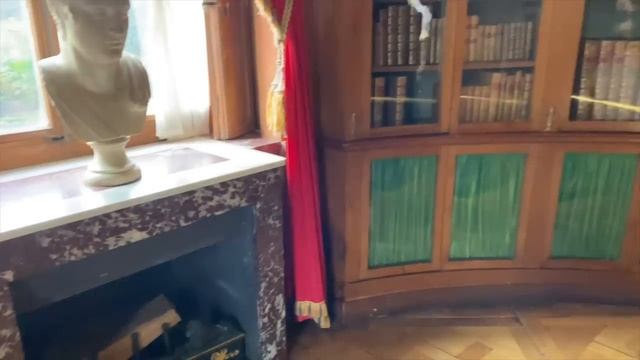 Tour of Château de Malmaison in France with Michael Canadas and David Robinson смотреть онлайн