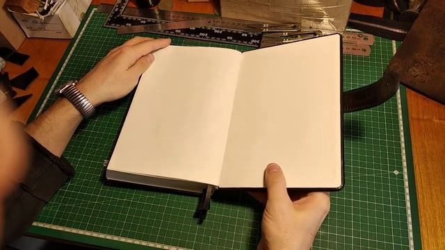 Новая обложка для Библии из нат.кожи своими руками! смотреть онлайн