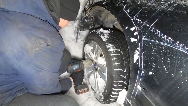 BMW 535 на ЭЛЕКТРОТЯГЕ! Выживание в деревне смотреть онлайн