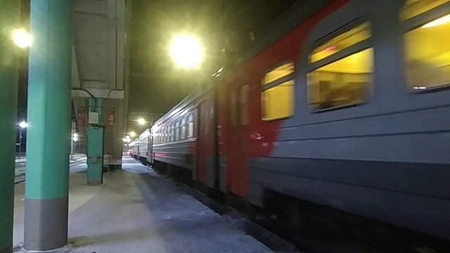 Электропоезд ЭД4М-0327 рейсом №6482 смотреть онлайн