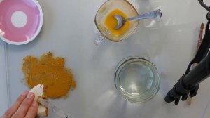 Как приготовить темперную краску на основе пигмента и яичной эмульсии. Охра натуральная.