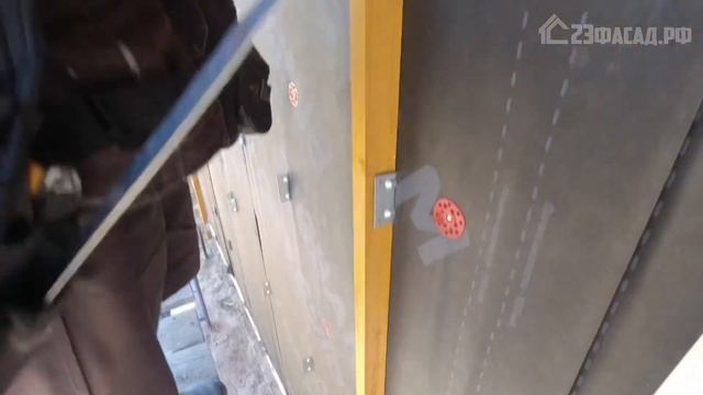 УТЕПЛЕНИЕ и ОТДЕЛКА ФАСАДА дома из газобетона СВОИМИ РУКАМИ | Как утеплить дом из газоблока, монтаж смотреть онлайн