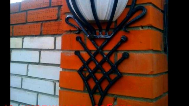 кованое кашпо на колонне кирпичного забора смотреть онлайн