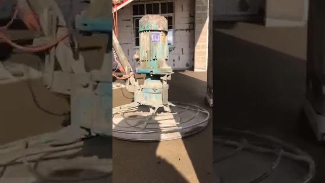 Выравнивание стяжки с армирующей сеткой (часть 1) смотреть онлайн