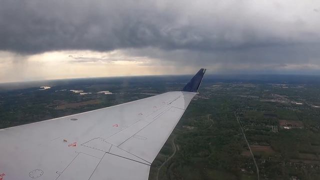 Evening Takeoff From Detroit (Delta Connection CRJ-200) смотреть онлайн