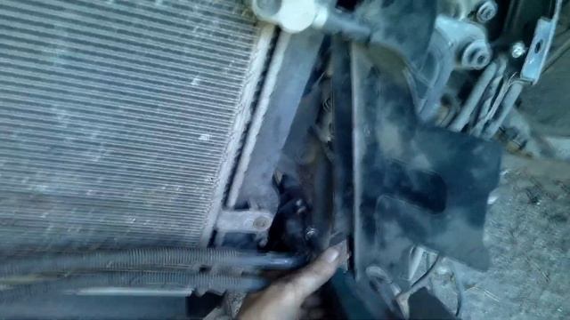 Как снять радиатор с телевизором на Ауди А6 С6 BDW 2.4 Часть 1 ( Замена цепи ГРМ ) смотреть онлайн