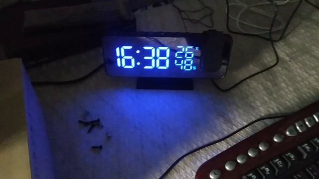 Переносной магнитофон Daewoo переживший своё время.