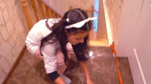 СОНЯ с РОМОЙ УКРАЛИ КЛЮЧИ ЗАЛЕЗЛИ в ДОМ! СНИМАЮТ Дашу на ТЕЛЕФОН