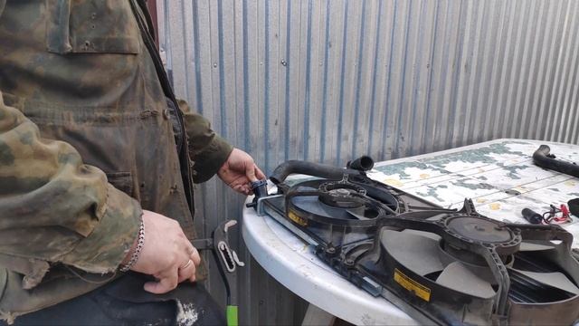 ПОТЁК РАДИАТОР ОХЛАЖДЕНИЕ КАК ОБНАРУЖИТЬ ТЕЧЬ В РАДИАТОРЕ И КАК УСТРАНИТЬ РАЗОШЁЛСЯ ПО ШВУ Ланос смотреть онлайн