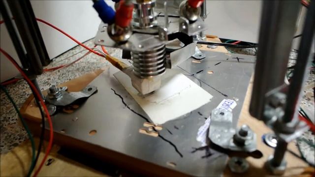 Печать на самодельном 3D-принтере Тридык-1 смотреть онлайн
