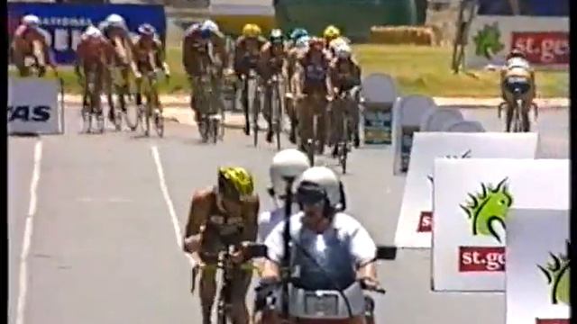 1999 F1GP Adelaide - Race 1_Part 3 of 8.avi смотреть онлайн