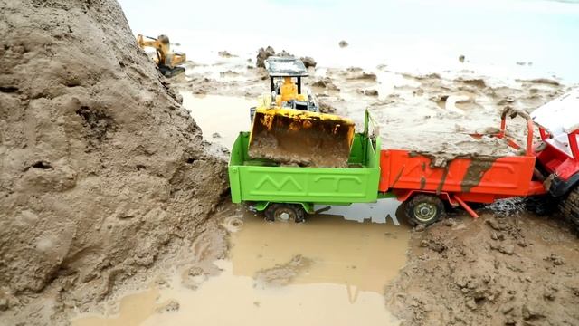 Копаем пещеру в глиняной горе смотреть онлайн