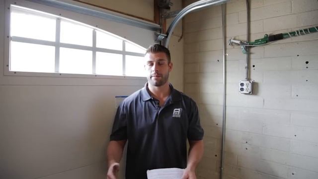 What Causes a Garage Door to Get Stuck? смотреть онлайн