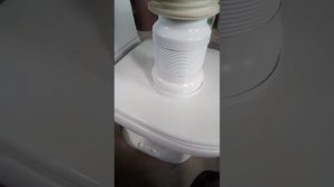 обрезаем гофру на унитаз
