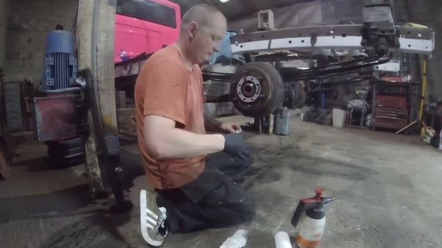 Ford transit back axle repair pt 3 смотреть онлайн
