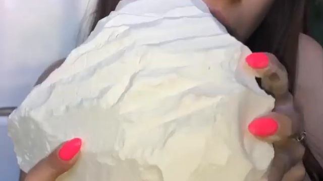 Природный мел Васильполе. Асмр. Хруст мелом. Мелоежка. ASMR. Eating chalk смотреть онлайн