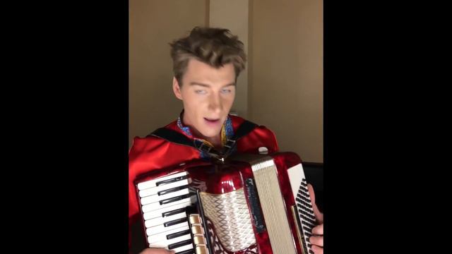 Alex's Sparrow russian style accordion version of Chris Isaak - Wicked Game смотреть онлайн