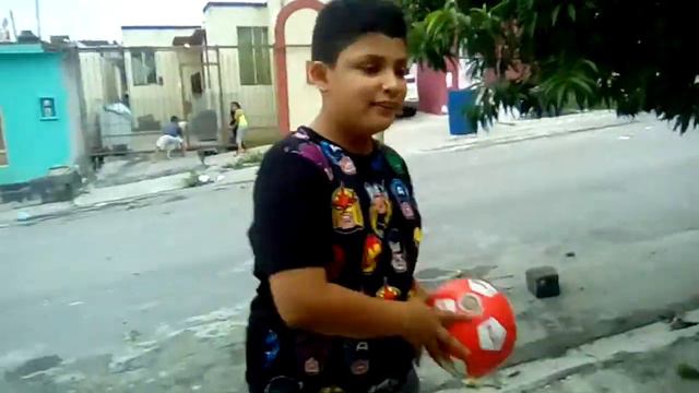 Jugando fútbol ft. Derik ( 2-0 en penales) смотреть онлайн