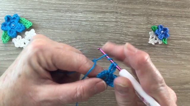 Easy Crochet Flower Tutorial - Crochet Applique Tutorial смотреть онлайн
