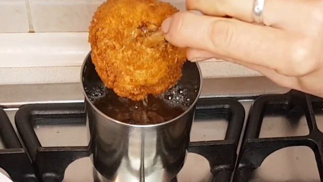 Хрустящие_КУРИНЫЕ_НОЖКИ_во_фритюре__КРУЧЕ_ЧЕМ_в_KFC._Рульки__курячі_навиворіт(1080p).mp4 смотреть онлайн
