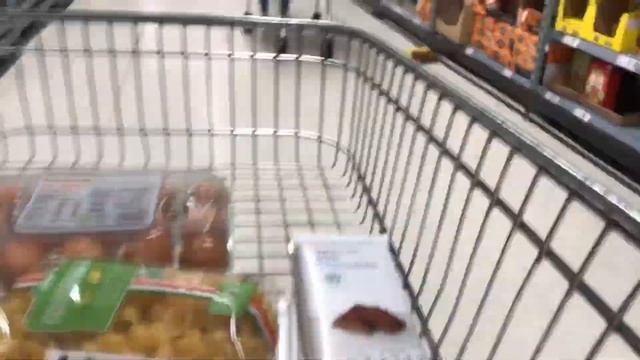 Показываю цены магазина ASDA и свой недельный закуп, которого мне хватает, работая в Великобритании смотреть онлайн