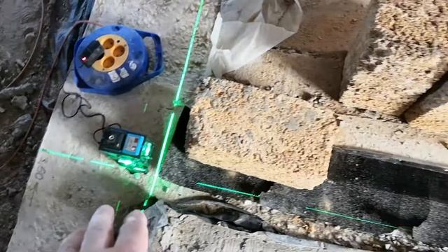 Кладка камня по лазерному осепостроителю