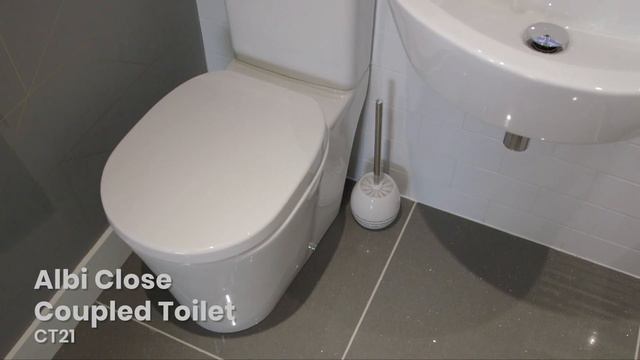 Sian Astley visits the soak.com showroom! | Small Bathroom смотреть онлайн