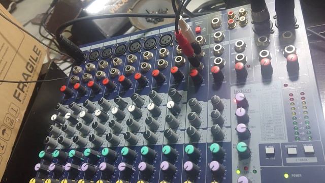 mixer soundcraft efx8