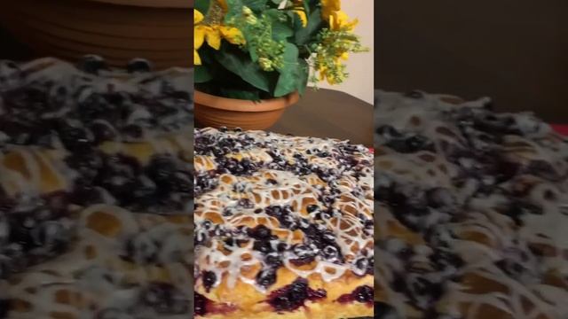 Анонс видео Невероятно лёгкого и вкусного дрожжевого пирога БЕЗДЕЛЬНИК- готовится сам собой смотреть онлайн