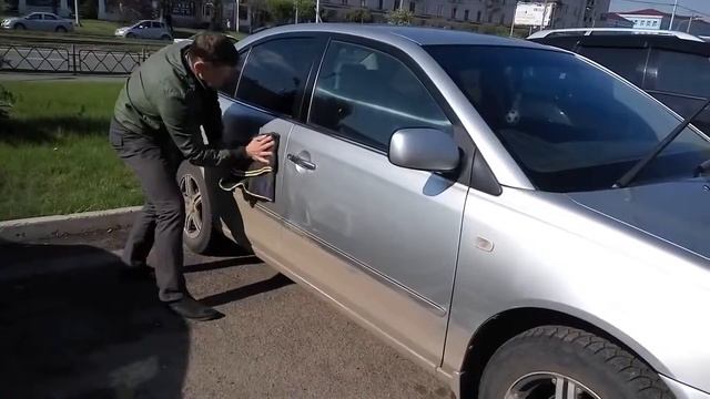 КАК ПОМЫТЬ МАШИНУ С ПОМОЩЬЮ ОДНОГО АВТОПОЛОТЕНЦА И ПОЛЛИТРА ВОДЫ!!! смотреть онлайн