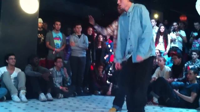 BERLINS BEST SOLO DANCER 2011 Waveson und Koko LUNATIX Pre-Selection.MOV смотреть онлайн