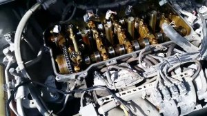 тойота королла смена прокладки клапанной крышки и сальников свечных колодцев