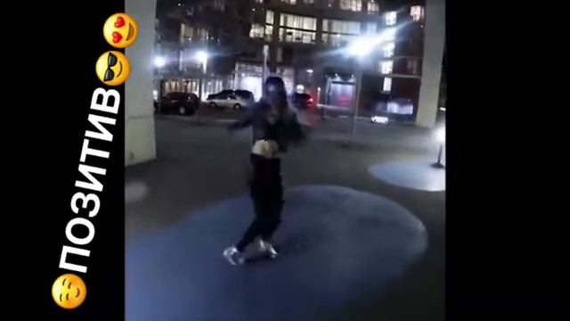 Танцует под хит Валера смотреть онлайн