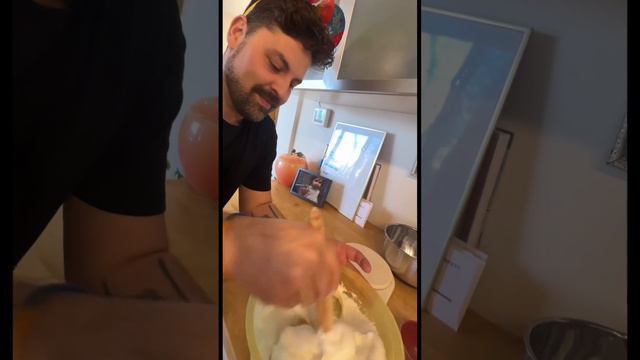 Make Disney Style Rice Crispy Treats with us!!! смотреть онлайн