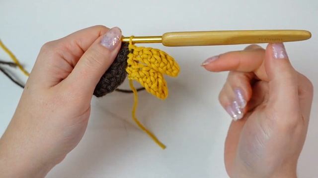 Crochet Sunflowers and Leaves: Easy Step-by-Step Tutorial смотреть онлайн