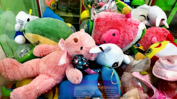 КРУТЫЕ ИГРУШКИ в Аппарате хватайка! Что вытащим? Новая загрузка!